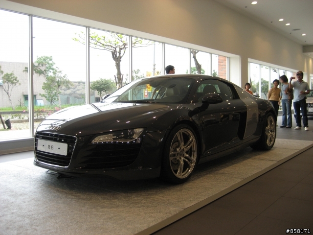 audi R8兩台車的第一次視覺接觸(圖多)