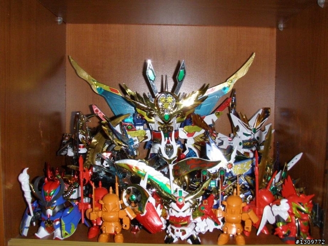 分享我的玩具櫃，大多是BB戰士、Gundam