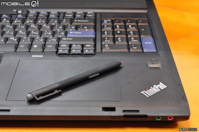 陸地上最強悍的戰車級筆電-Lenovo W700ds