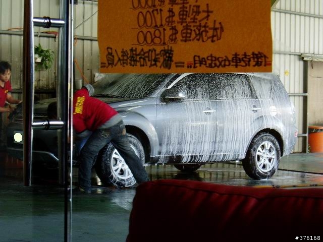 小灰凹洗澎澎-台中XX車奴