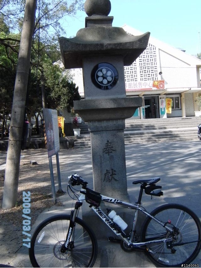[遊記]3/17(二)高雄→橋頭糖廠→小岡山→阿公店水庫...涼麵填肚騎