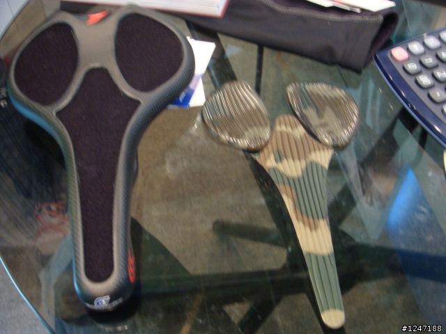 (分享)2009自行車展 新座墊及新手套 創意發明喔