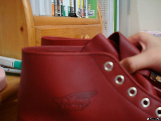 網路賣家的瑕玼品 red wing 8166之2腳不同高