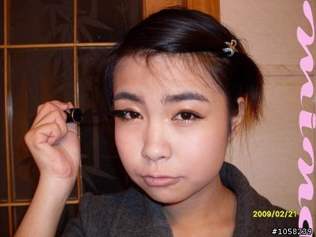 有圖.不一定是真相..果然是化妝前.化妝後.