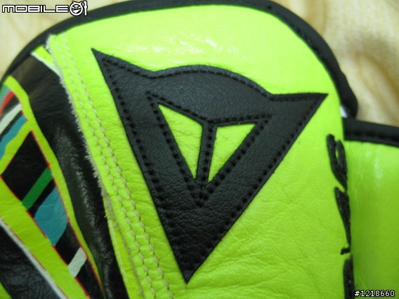 [開箱文] dainese replica valentino rossi  gloves