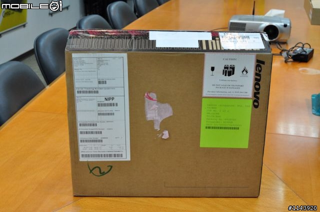 陸地上最強悍的戰車級筆電-Lenovo W700ds