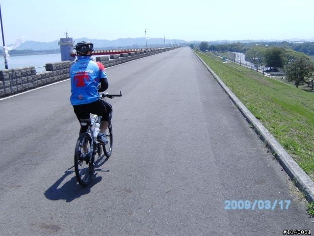 [遊記]3/17(二)高雄→橋頭糖廠→小岡山→阿公店水庫...涼麵填肚騎