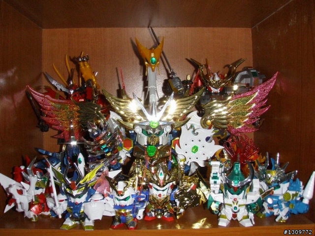 分享我的玩具櫃，大多是BB戰士、Gundam