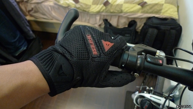 [純分享] Dainese air-FLUX 夏季透氣短手套