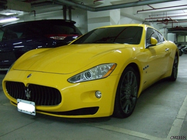 停車場驚見 Maserati （手機照）----- Update 3/14 21:~