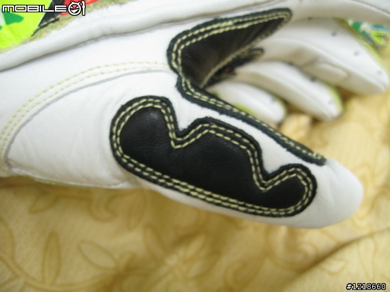 [開箱文] dainese replica valentino rossi  gloves