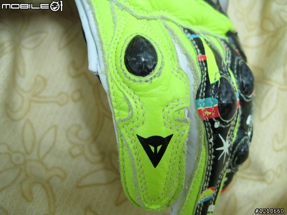 [開箱文] dainese replica valentino rossi  gloves