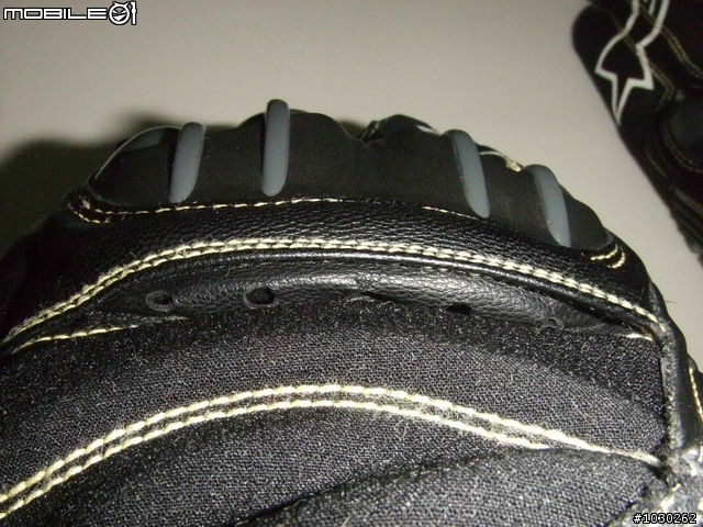 [開箱](3/16更新GP-TECH使用心得)萬惡A星星 讓我又愛又恨之ALPINESTARS GP-TECH GLOVE BLACK入手