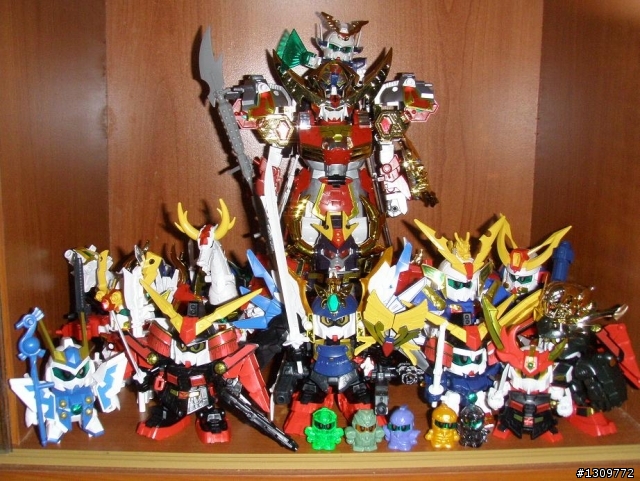 分享我的玩具櫃，大多是BB戰士、Gundam