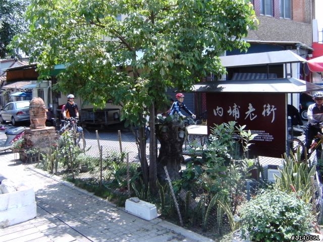[遊記]3/28(六)鳳山→屏東內埔老街雙酒廠..郊遊行