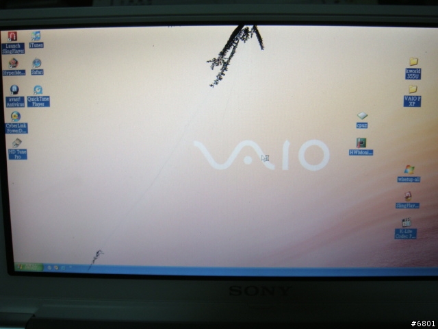 剛 滿月的VAIO P螢幕爆了