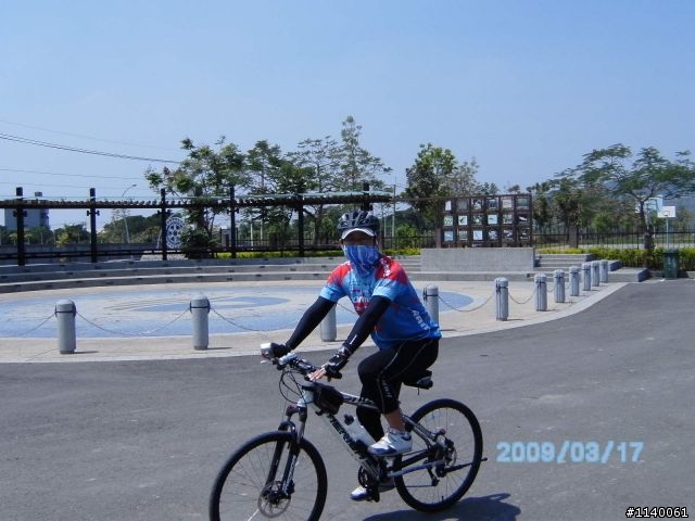 [遊記]3/17(二)高雄→橋頭糖廠→小岡山→阿公店水庫...涼麵填肚騎