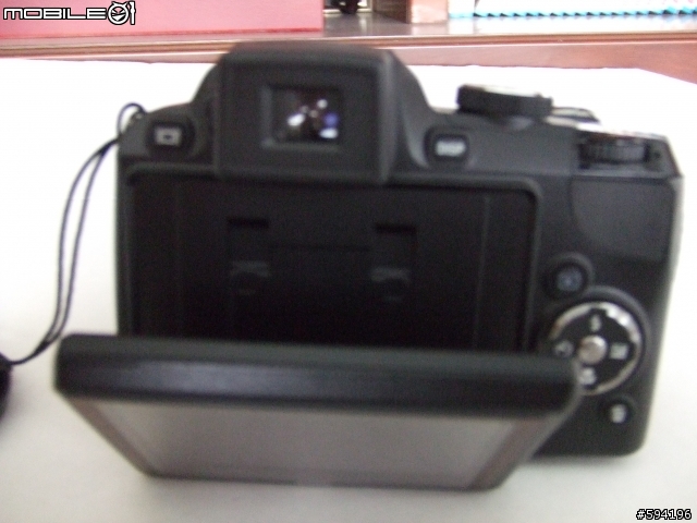 nikon p90 很不專業拉~~因為還在充電~~~一點圖一點字補一下