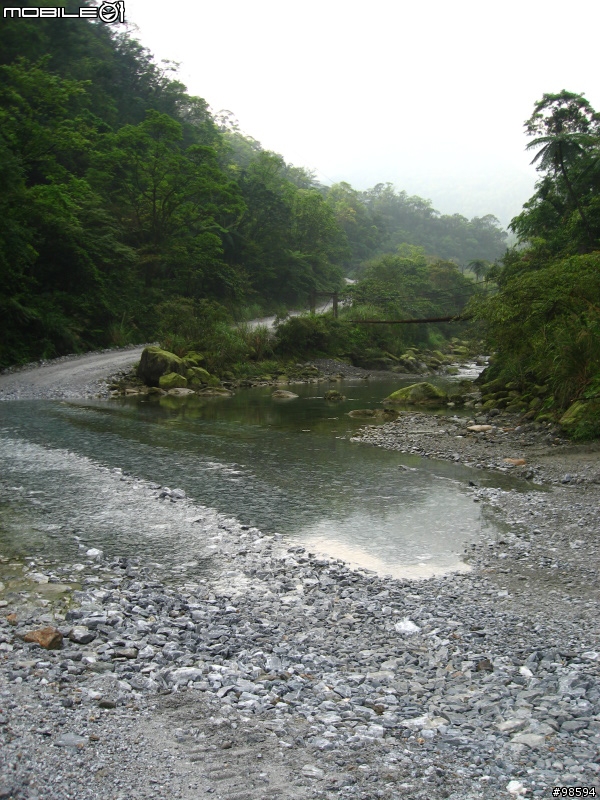 武荖坑林道適合闔家出遊，簡單OFF ROAD又可以玩水，還可以釣魚的地方。