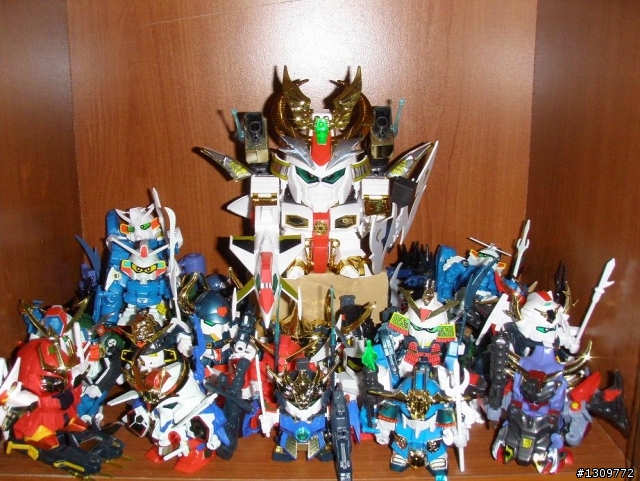 分享我的玩具櫃，大多是BB戰士、Gundam