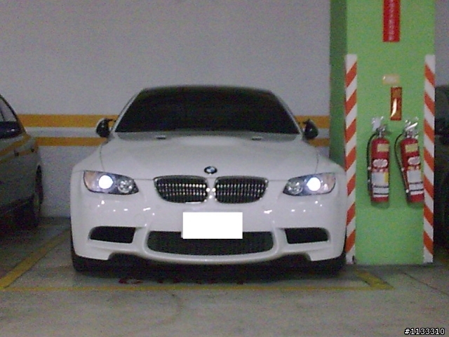 上學期在學校遇到的白色E92 M3
