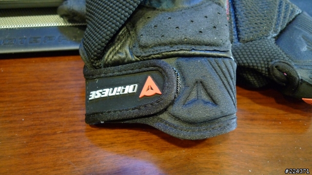 [純分享] Dainese air-FLUX 夏季透氣短手套