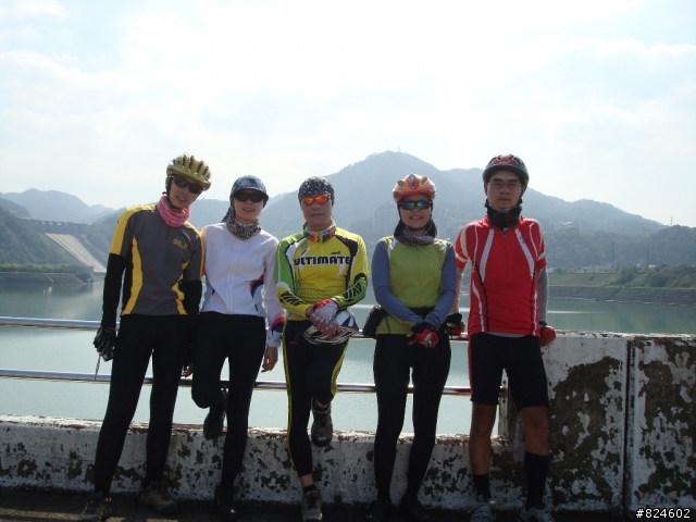 原本是石門水庫活魚吃很大行程, 卻變成老街小吃吃到飽之旅