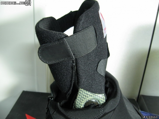 [開箱文] replica valentino rossi dainese boots 08