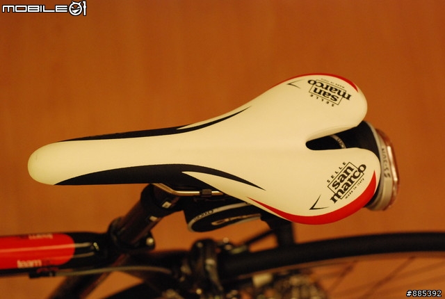 [分享]我的第一台公路車 FUJI 09 TEAM RC