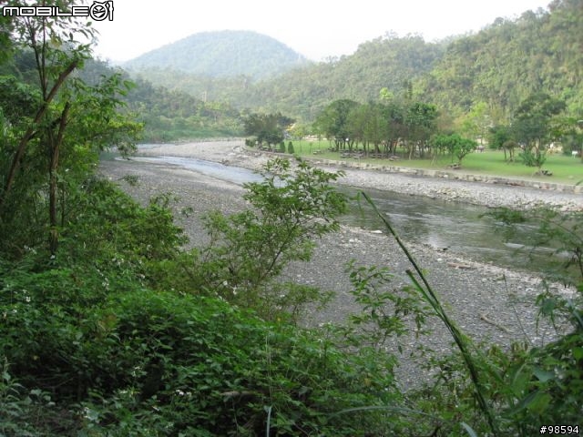武荖坑林道適合闔家出遊，簡單OFF ROAD又可以玩水，還可以釣魚的地方。