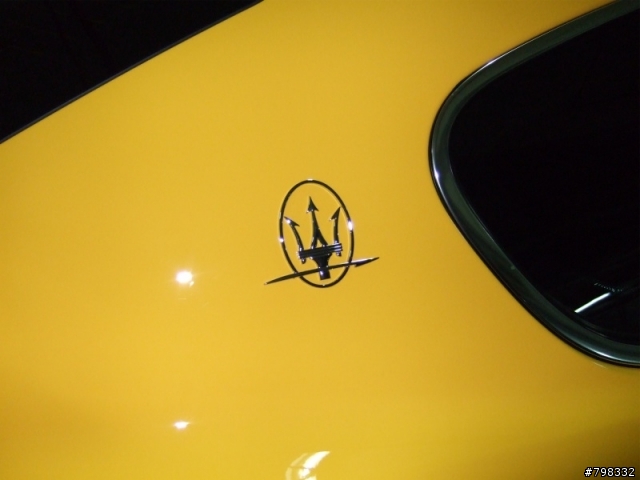 停車場驚見 Maserati （手機照）----- Update 3/14 21:~