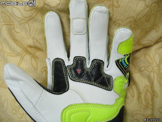 [開箱文] dainese replica valentino rossi  gloves