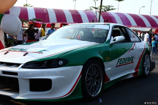 新加入影片，5DII用連拍追焦 2009鳳山市慶祝青年節城市漂移賽車