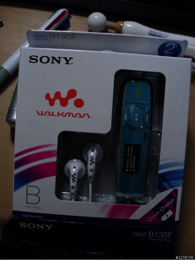 [開箱]NWZ-B135F/L（2GB）