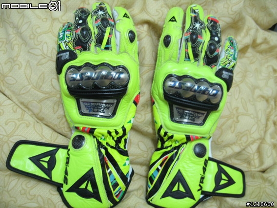 [開箱文] dainese replica valentino rossi  gloves