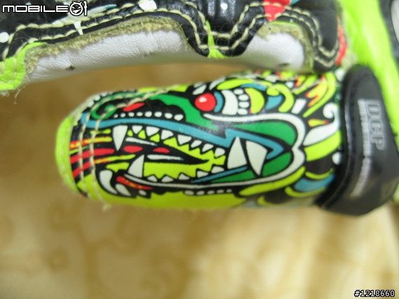 [開箱文] dainese replica valentino rossi  gloves
