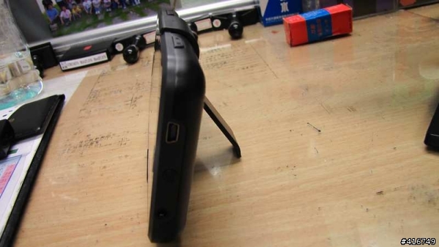 隨身影音小霸王4.3吋螢幕+16G記憶體+MP5+數位電視+TV Out UB06簡單開箱文
