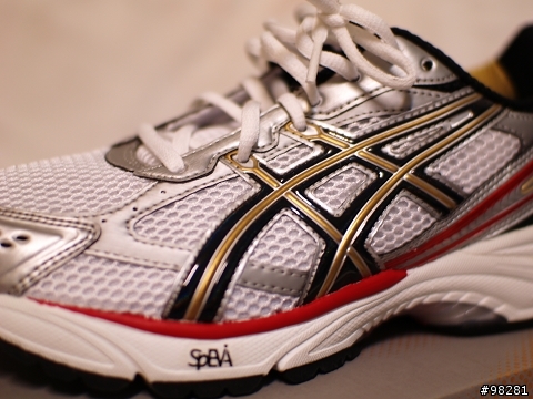 扁平足的慢跑鞋抉擇~Asics 寬楦慢跑鞋