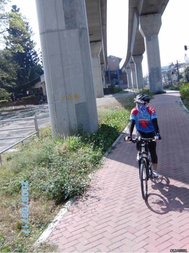 [遊記]3/17(二)高雄→橋頭糖廠→小岡山→阿公店水庫...涼麵填肚騎