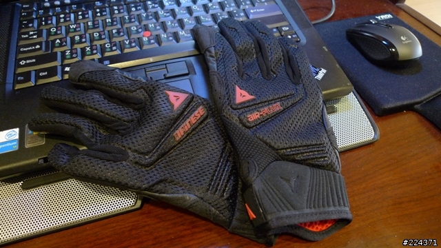 [純分享] Dainese air-FLUX 夏季透氣短手套