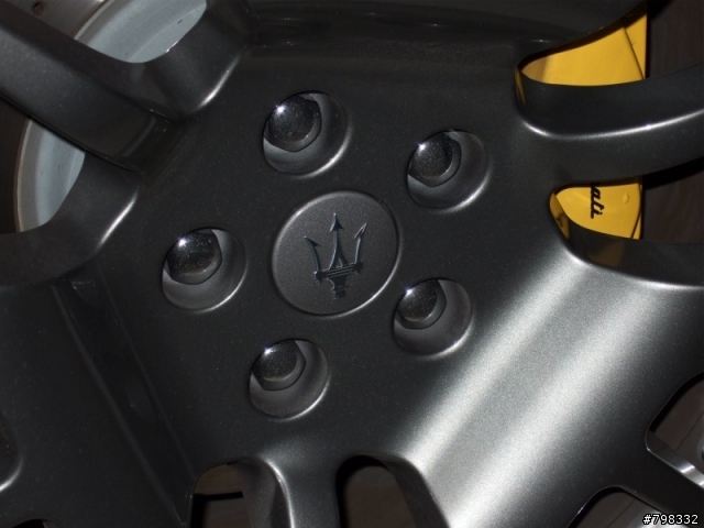 停車場驚見 Maserati （手機照）----- Update 3/14 21:~