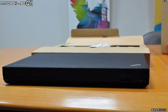 陸地上最強悍的戰車級筆電-Lenovo W700ds