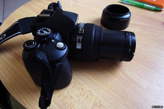 敗了首顆"50mm -F2.0"定焦鏡