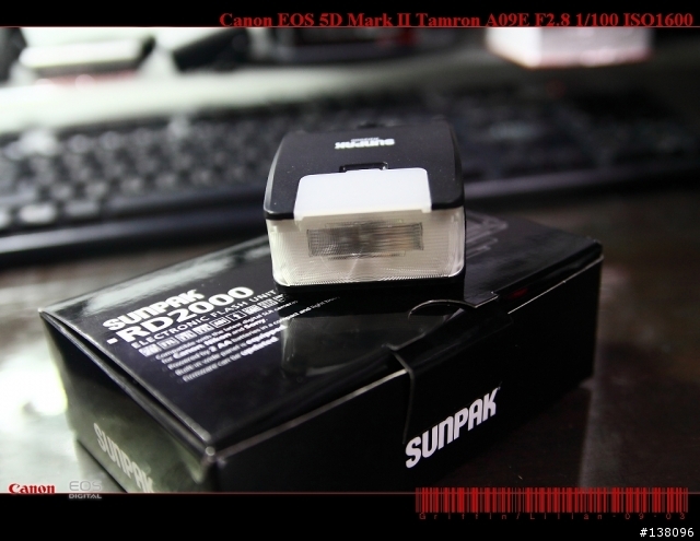 SUNPAK RD2000 小巧好用的小閃燈,5D mk II的機頂閃燈救星(只在270EX未上市前)!!