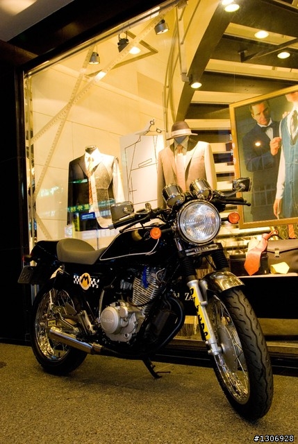 [分享]冷門的小檔車,YAMAHA愛將SR 150外觀小改造~新增10年愛將改裝照!