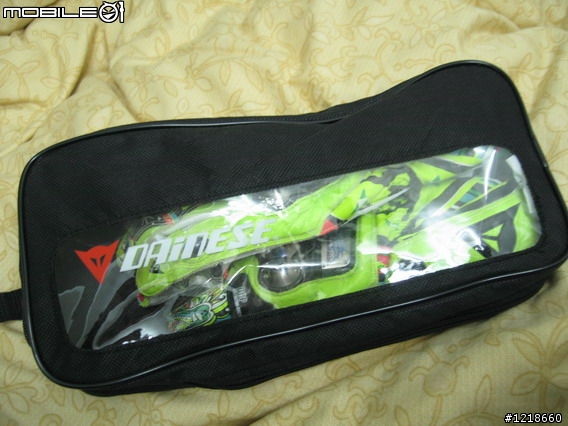 [開箱文] dainese replica valentino rossi  gloves