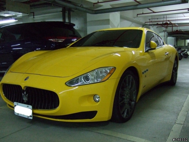 停車場驚見 Maserati （手機照）----- Update 3/14 21:~