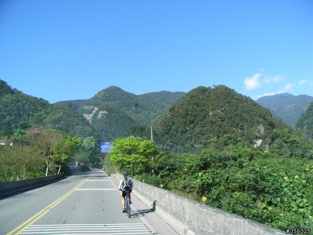 [遊記] 海拔1800M自行車道超感動誌 中橫宜蘭支線~武陵農場單車2日遊(2011.02.21 update)