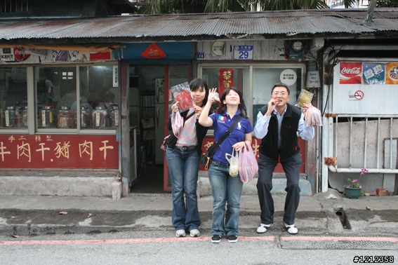 來囉！2009 NeverStop 300k實紀 有多少的人生第一次可以在你心中填入滿滿的回憶與感動！