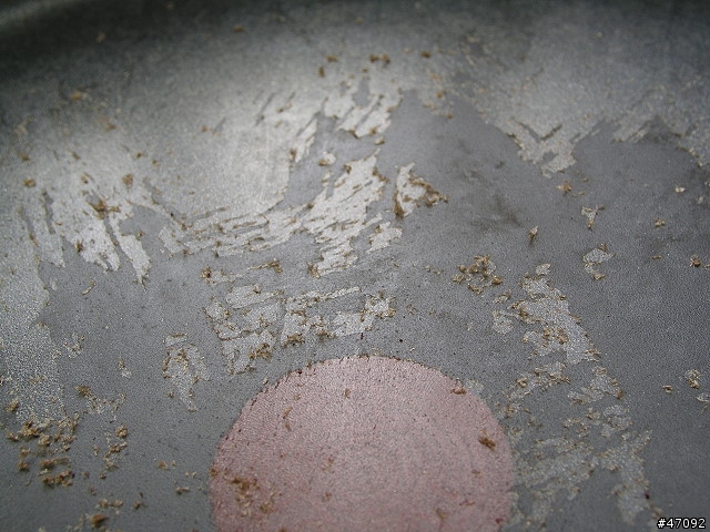 請問我的TEFAL 不沾鍋,發生什麼事?!  還能用嗎?!